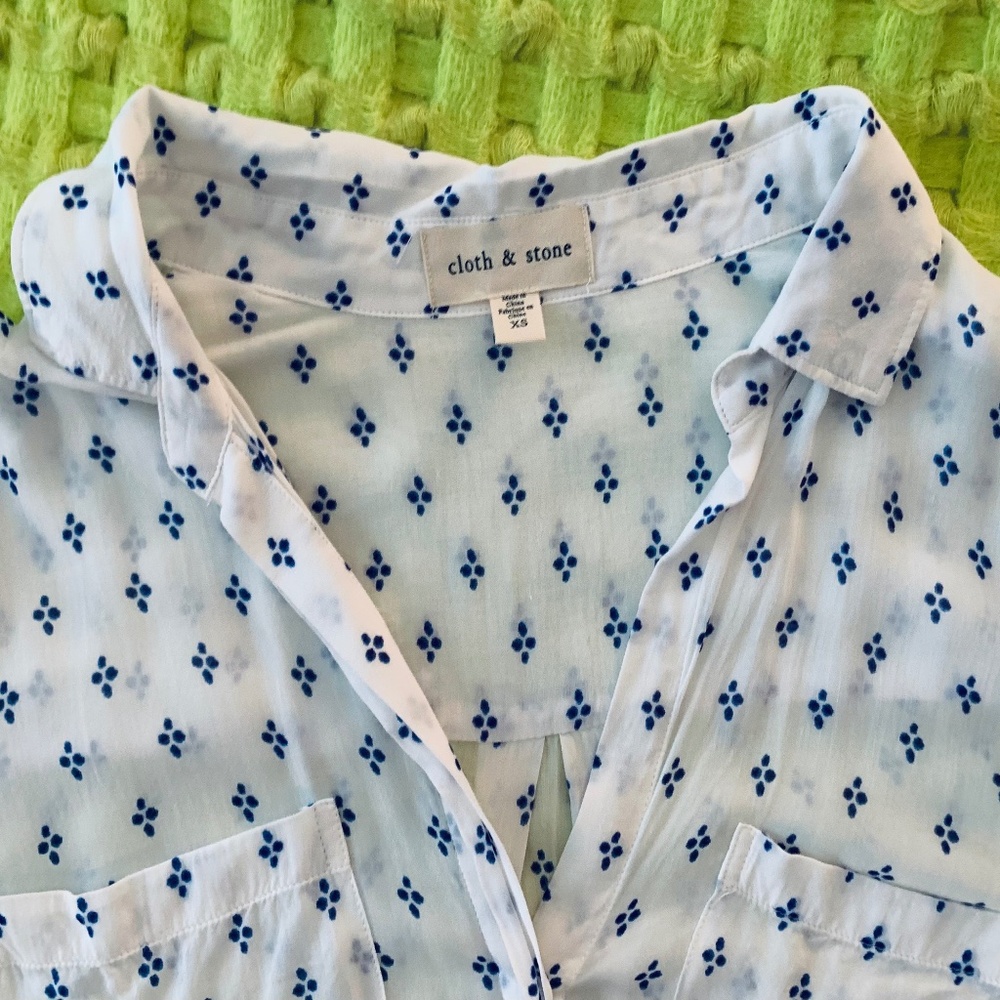 Cloth & Stone Rayon White Long-Sleeve Button-Down, Blue Design